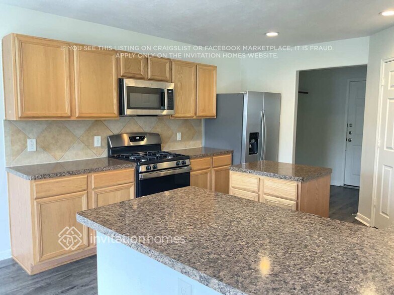 Building Photo - 810 Rosa Del Villa Ct