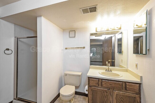 Building Photo - 5863 W Atlantic Pl