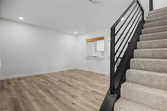 Building Photo - 502 Rogers Way