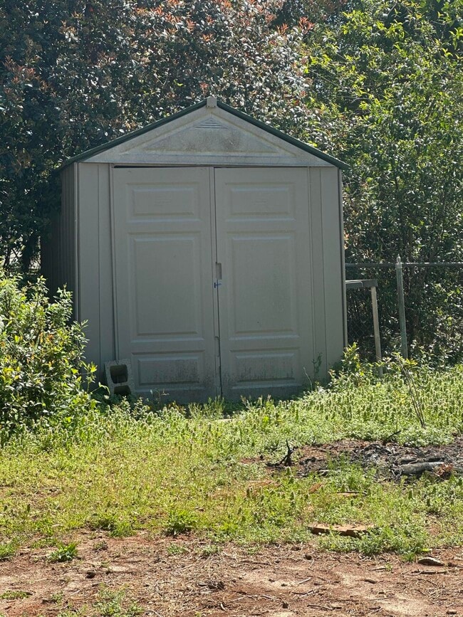 Building Photo - 1224 Northwood Rd