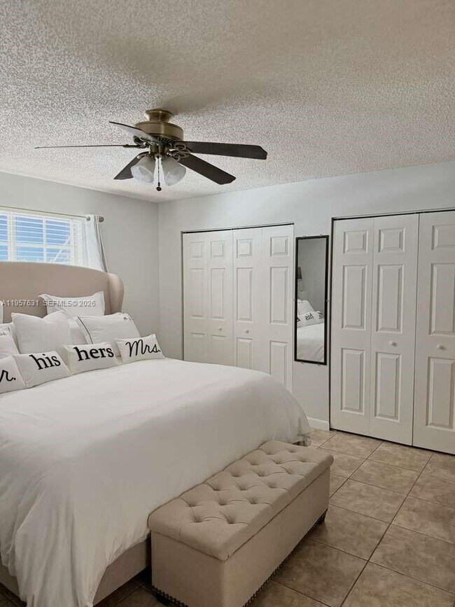 Building Photo - 10017 W Okeechobee Rd