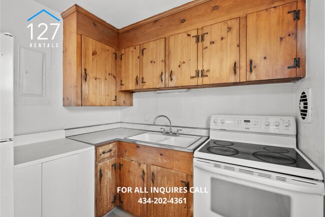 Building Photo - 2 Bedroom Apartment in Great Location