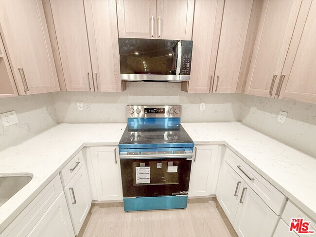 Building Photo - 1117 S Bedford St