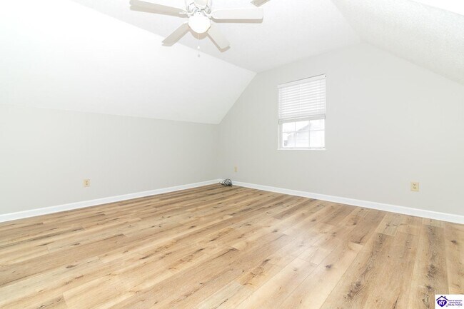 Building Photo - 214 Eagle Way