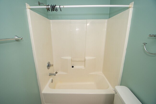 Building Photo - 4 Bedroom home in Granger, IN!