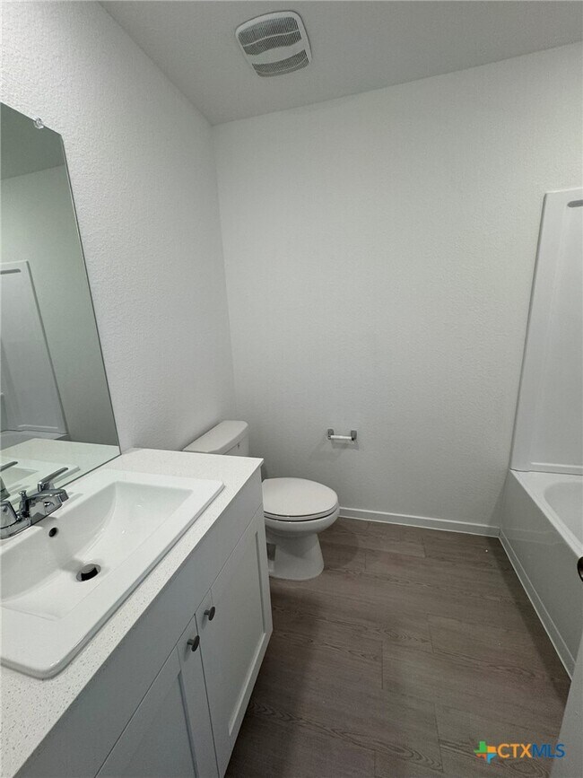 Building Photo - 205 Trinity River Holw