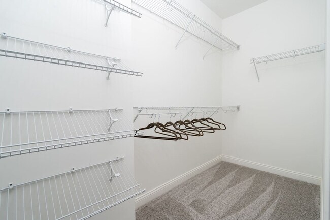 Building Photo - 5842 Leisure Ln