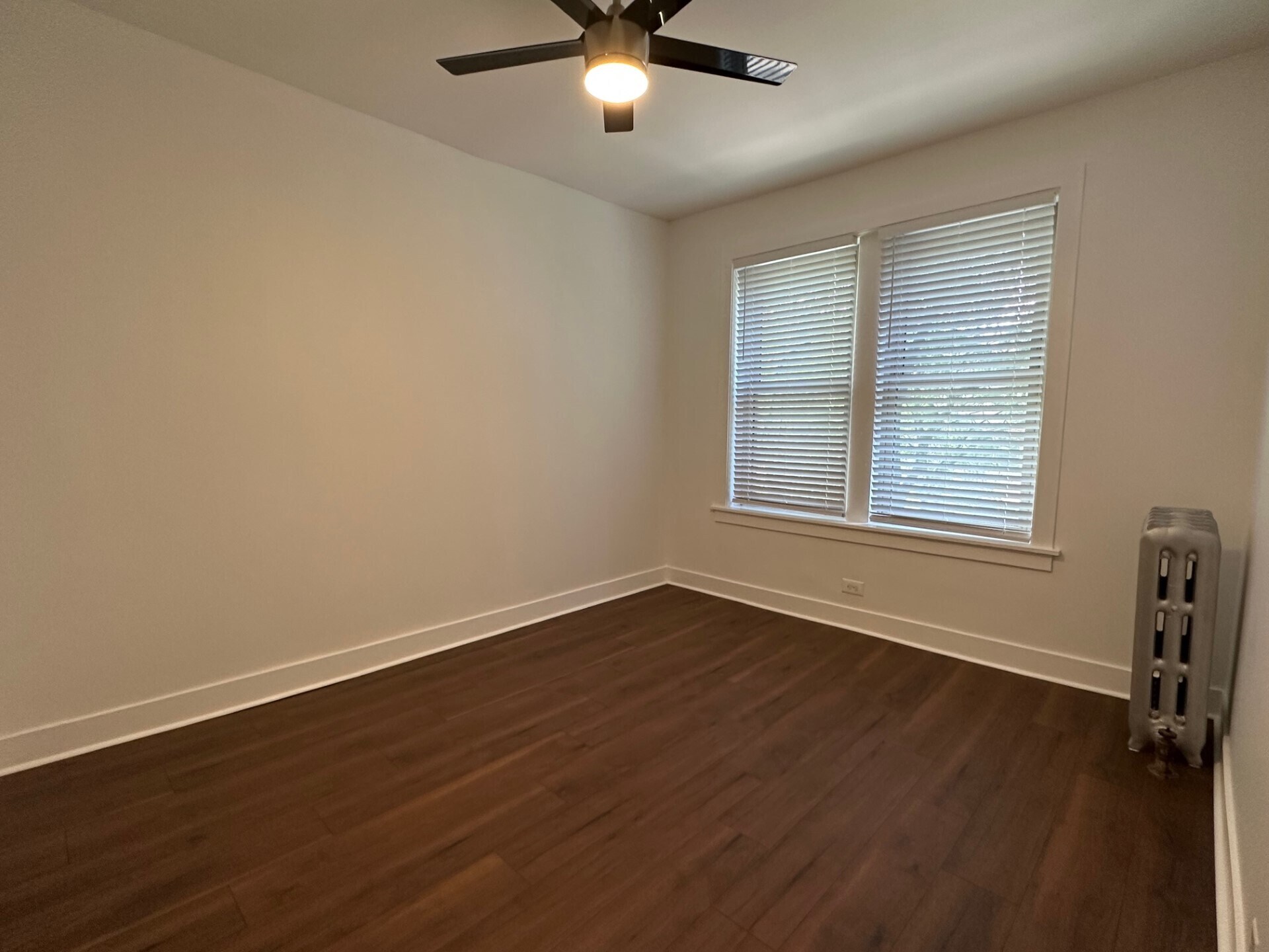Bedroom 1 - 1417 W Albion Ave