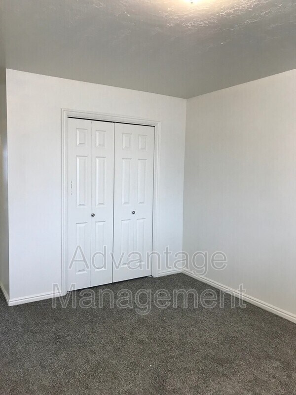 Building Photo - 952 S Freedom Blvd