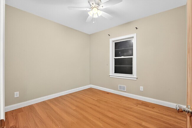 Building Photo - 213 Claremont Ave