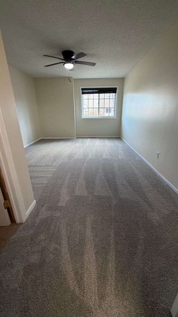 Building Photo - Freshly painted 3BD/2BA Townhome * Rosemount * Available Now