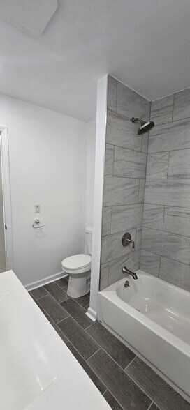 Building Photo - 145 N 21st Ave