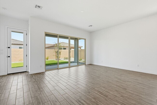 Building Photo - 2942 Manzanilla Ave
