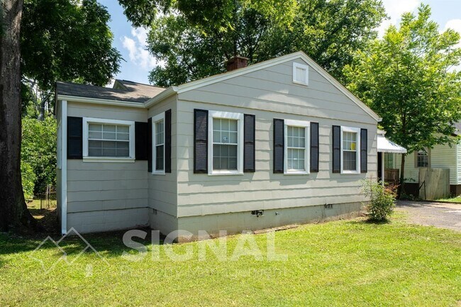 Building Photo - 312 Woodward Rd