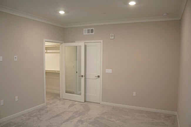 Building Photo - 195 Bowery