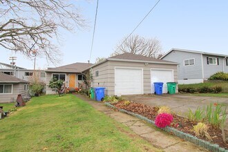 Building Photo - 1630-1632-1632 NE 81st Ave