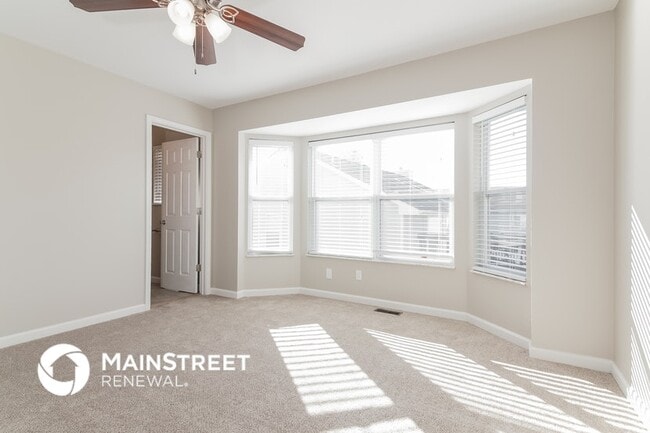 Building Photo - 3064 Laurel Village Cir