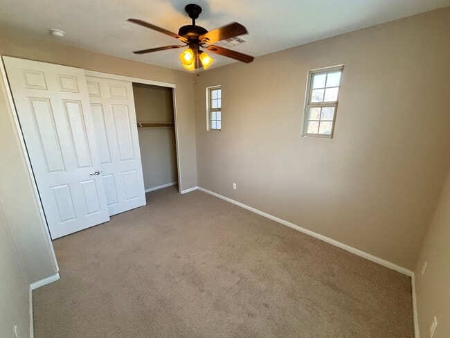 Building Photo - Elegant 3Bed/3Bath Home with Loft in the P...