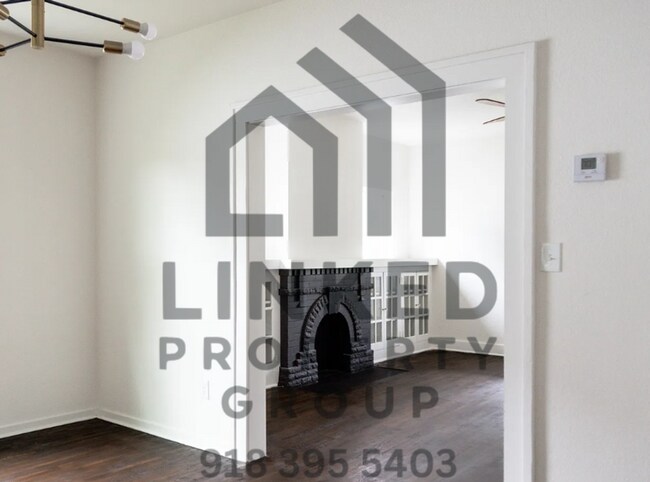 Building Photo - Beautifully Updated 3-Bedroom Home Near Downtown Tulsa
