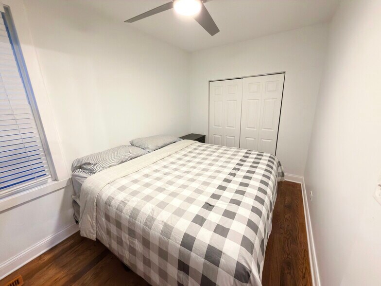 Building Photo - 2922 N Rockwell St