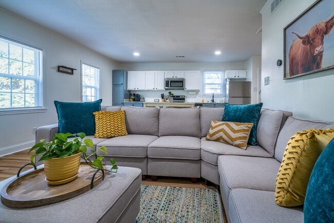 Building Photo - 3926 Brennan Dr