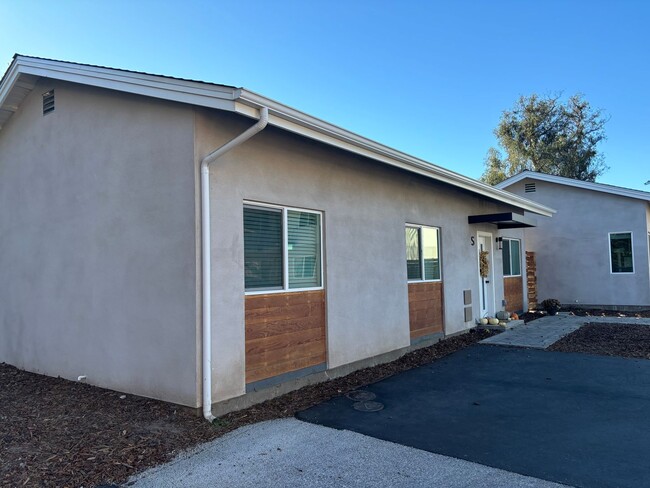 Building Photo - Newly Constructed 2 Bedroom / 2 Bath - Clo...