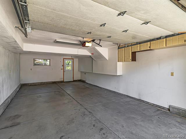 Building Photo - 123 Orion St