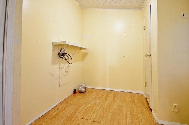 Building Photo - 2-1502 Ranch Rd 261