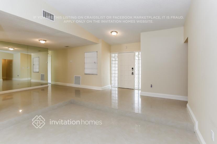 Building Photo - 505 NW 136th Ct