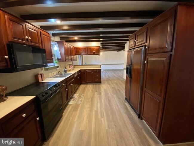 Building Photo - 45 Clay Slate Rd