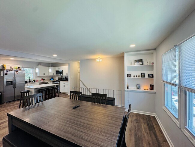 Building Photo - BEAUTIFULLY UPDATED HOME - WOODBRIDGE