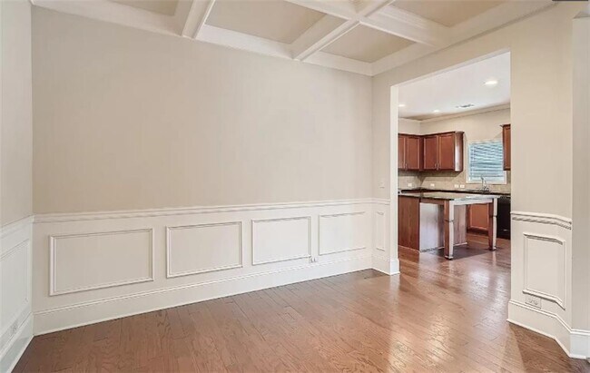 Building Photo - 710 Collingsworth Ln NE