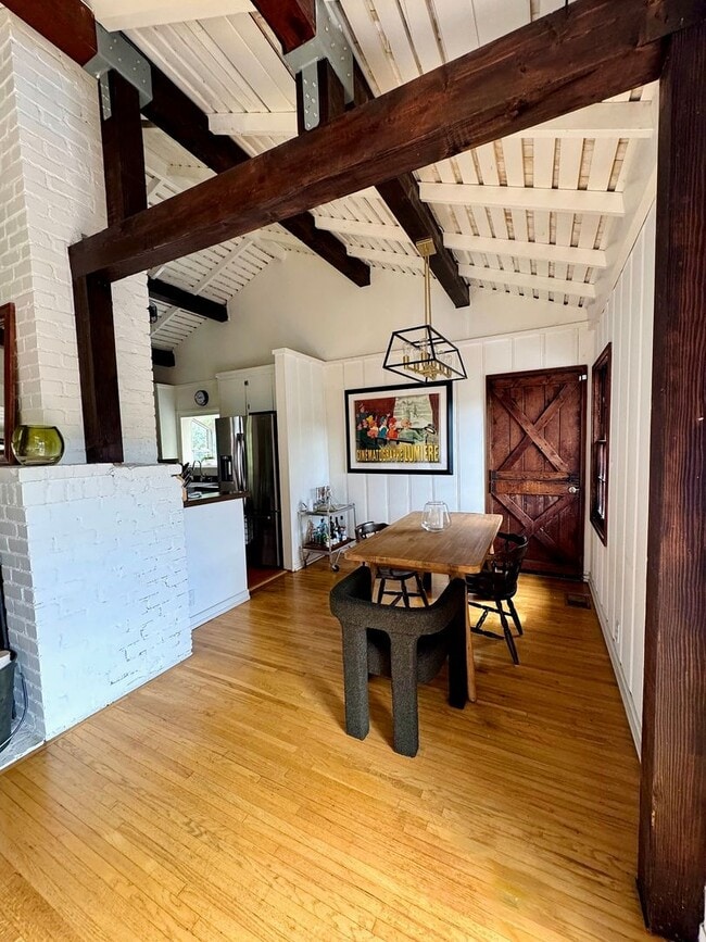 Building Photo - 2828 Laurel Canyon Pl