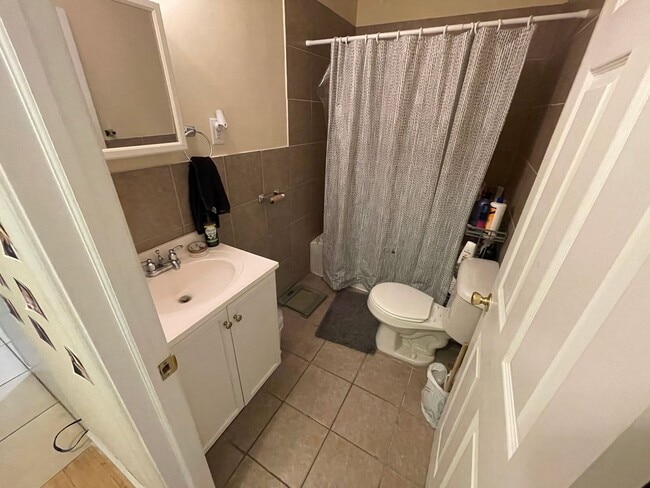 Building Photo - 1849 Willington St