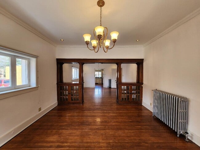 Building Photo - 549 Agua Fria St