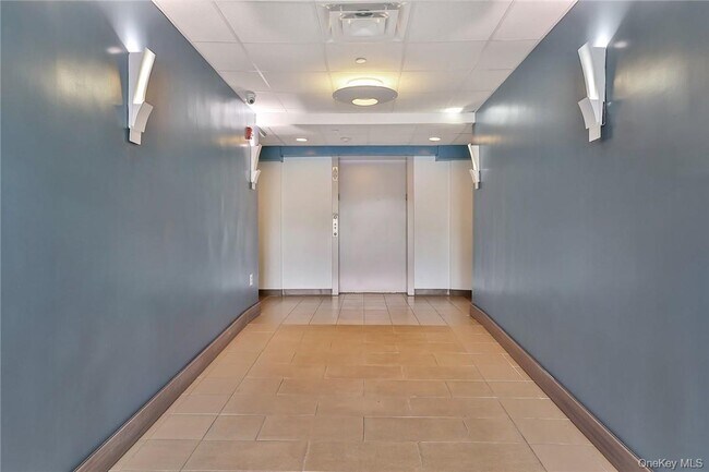 Building Photo - 68 Lake St