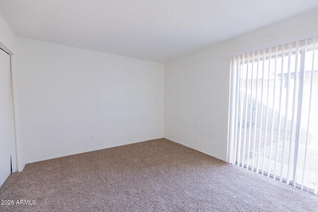 Building Photo - 1722 E Ocotillo Rd