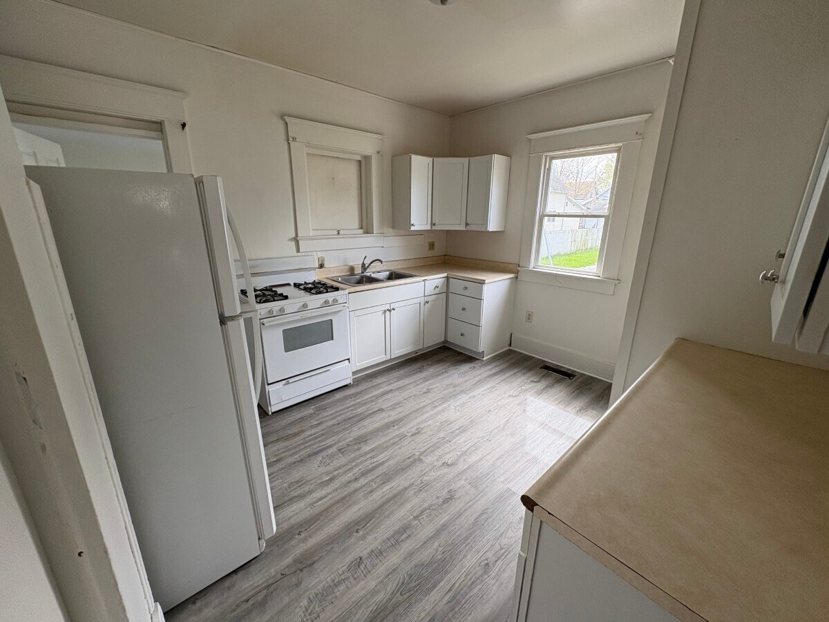 Building Photo - 412 E Jefferson St