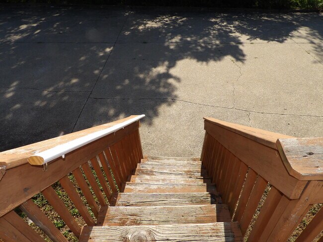 Building Photo - 75 Ashwood Ct