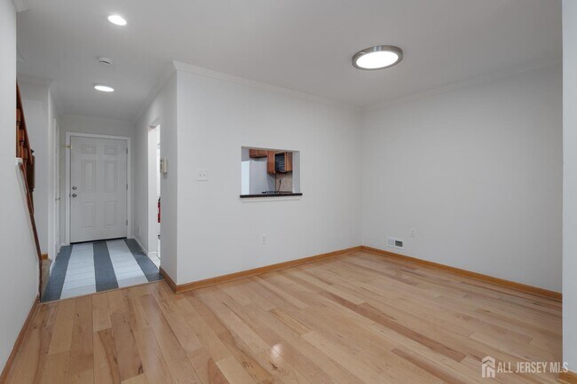 Building Photo - 357 Hadleigh Ln