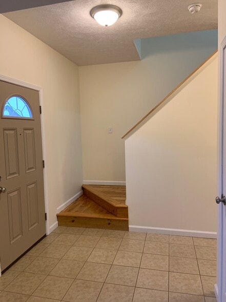 Building Photo - 204 Betsinger Rd