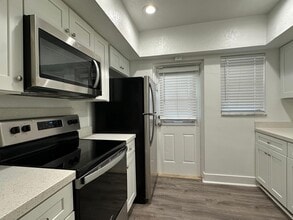 Building Photo - Van Buren St Apts II LLC