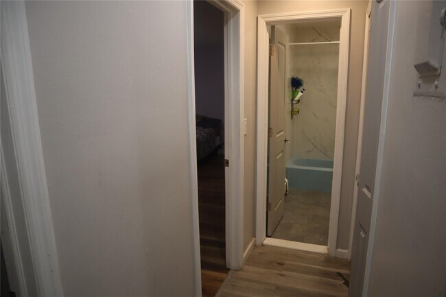 Building Photo - 15 Tanager Rd