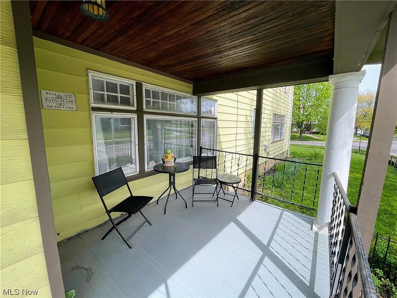 Private Porch - 2086 Marlindale Rd