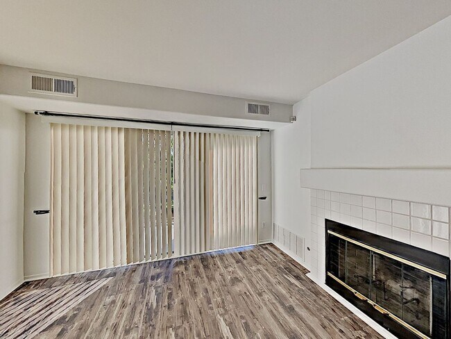 Building Photo - Beautiful 2BR/2BA Condo in Scripps Highlands with Private Patio & Garage