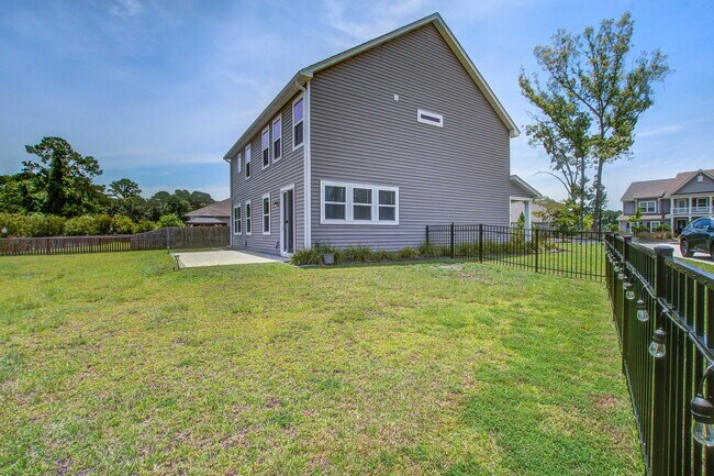 Building Photo - 2732 Harmony Lake Dr