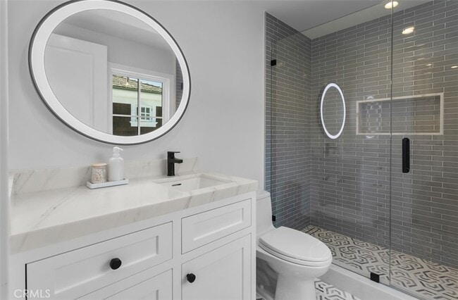 Building Photo - 2401 Bayshore Dr