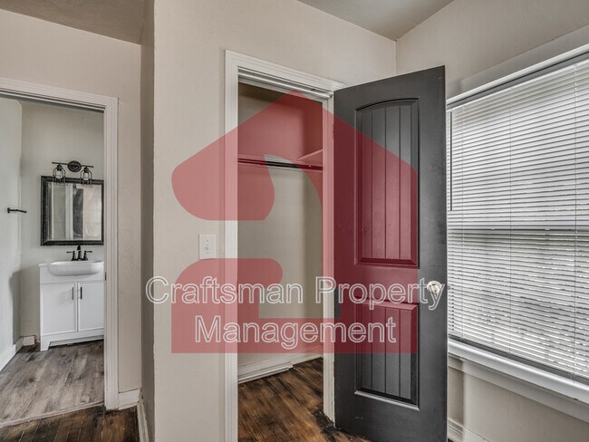 Building Photo - 704 NW 92nd St