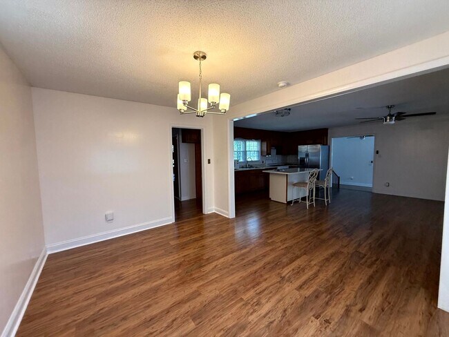 Building Photo - 6441 Kincross Ave