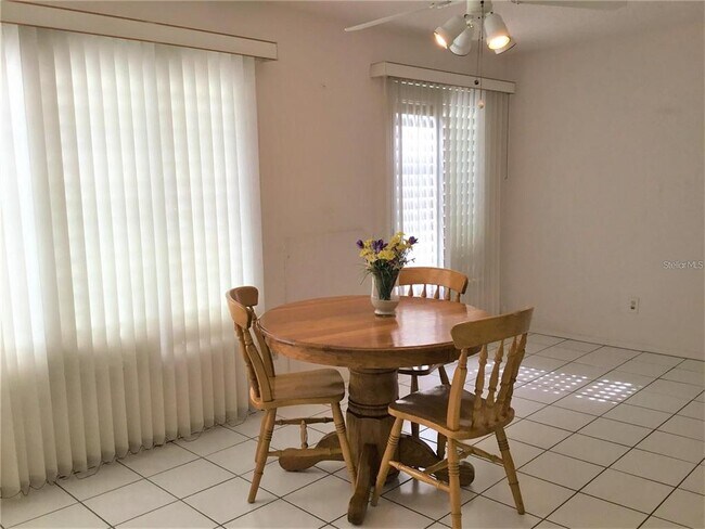 Building Photo - 2359 Finlandia Ln
